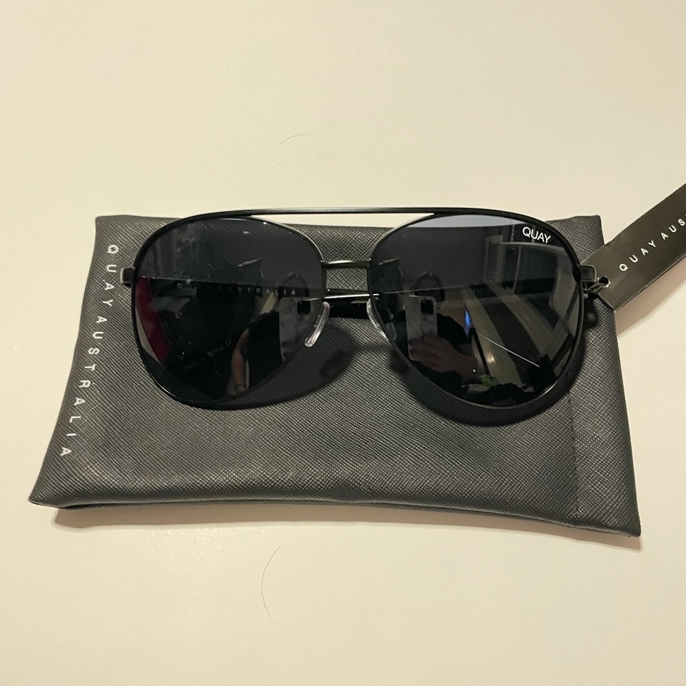 QUAY NWT Aviator Sunglasses